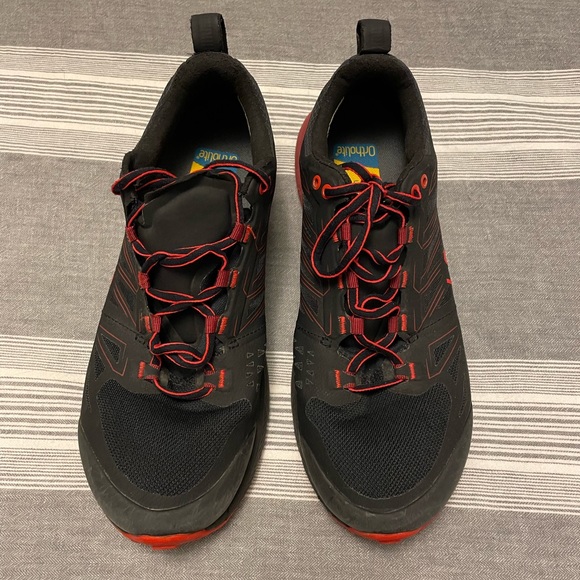 La Sportiva Jackal Black Red Outdoor Trail Running Shoes - Picture 4 of 9